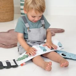 Done By Deer Activiteitenboek Croco 0 Mnd+ -Creatieve Speelgoed Winkel DonebyDeeractiviteitenboekCroco4835733E