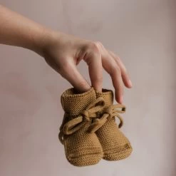 HVID Slofjes Ochre 0-9 Mnd 10 HVID Slofjes Ochre 0-9 Mnd -Creatieve Speelgoed Winkel HVIDslofjesochre0 12mndbootiesochre