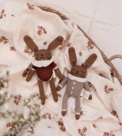 Main Sauvage Knuffel Bunny Oat Jumpsuit 7 Main Sauvage Knuffel Bunny Oat Jumpsuit -Creatieve Speelgoed Winkel MainSauvageknuffelbunnyoatjumpsuitC